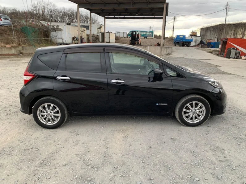 
								Nissan Note E-Power 2019 Medalist full									