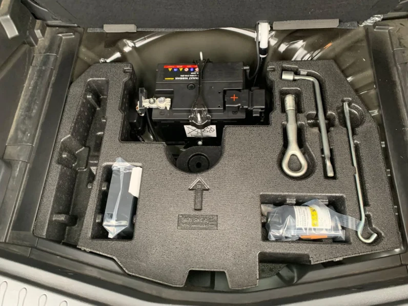 
								Nissan Note E-Power 2019 Medalist full									