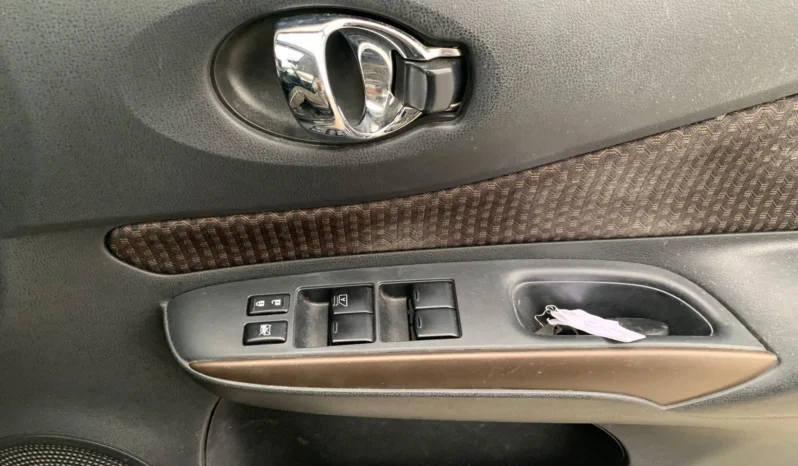 
								Nissan Note E-Power 2019 Medalist full									
