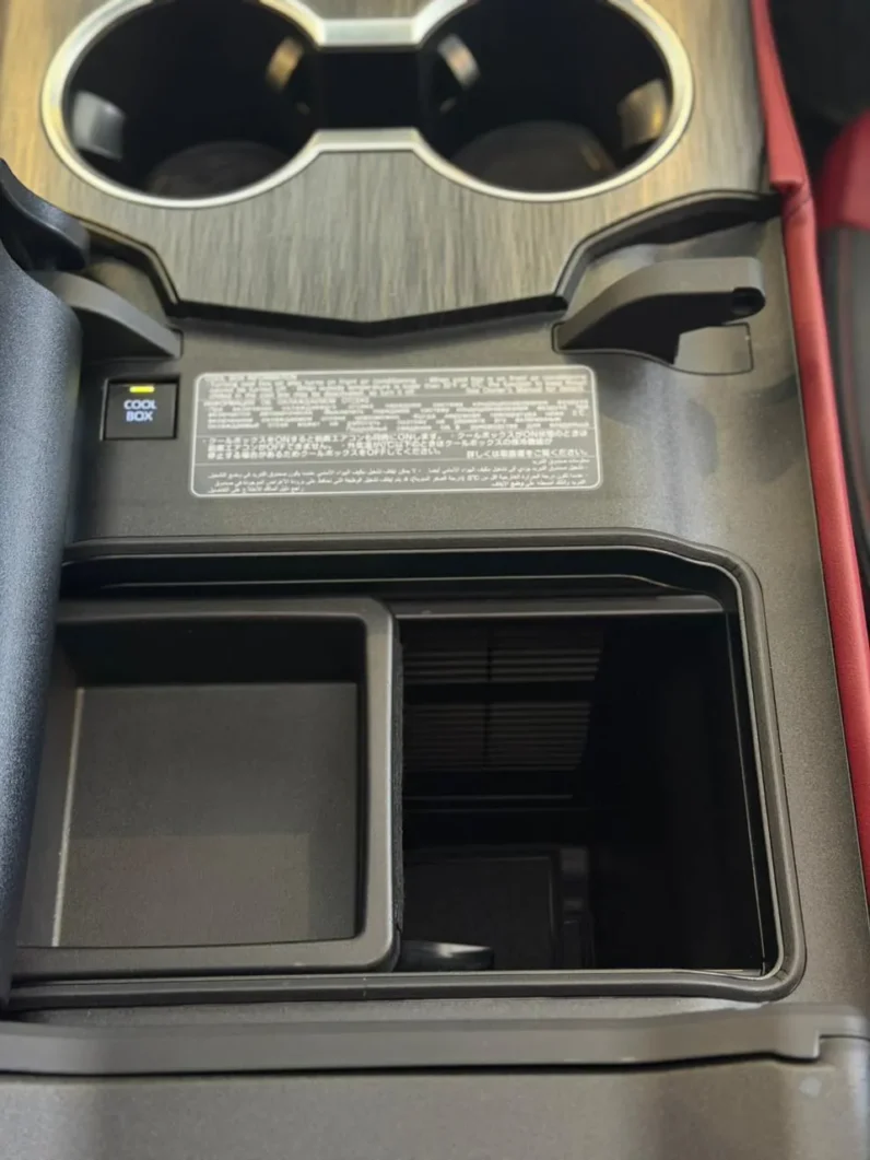 
								Toyota Land Cruiser LC300 GR 2021 Diesel full									