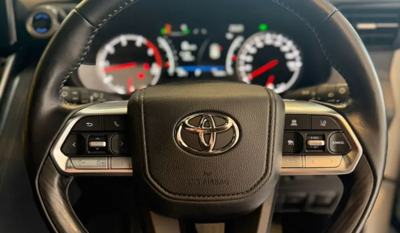 
								Toyota Land Cruiser LC300 GR 2021 Diesel full									