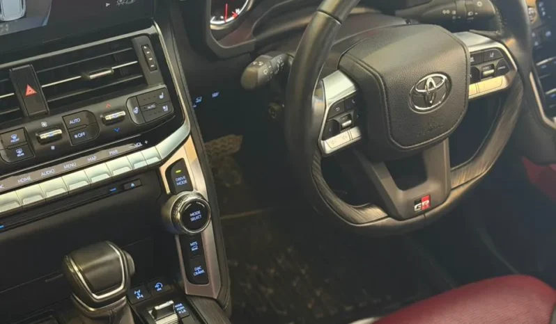 
								Toyota Land Cruiser LC300 GR 2021 Diesel full									