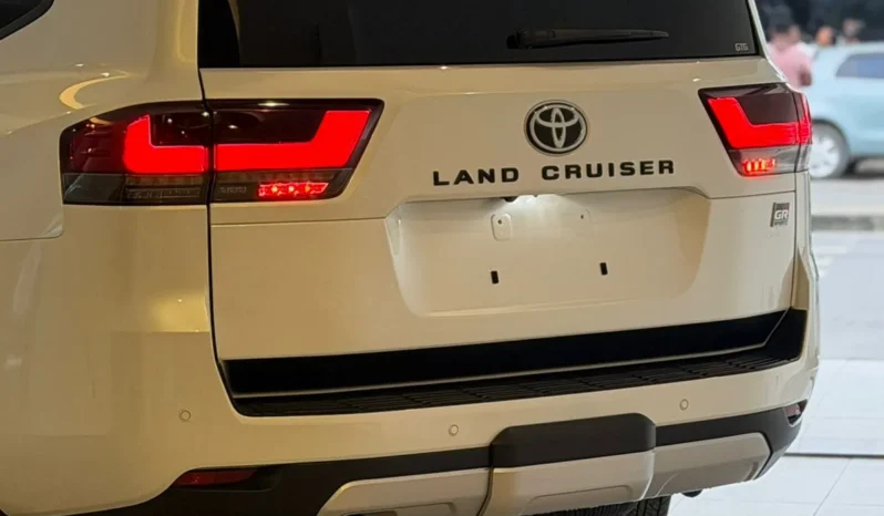 
								Toyota Land Cruiser LC300 GR 2021 Diesel full									