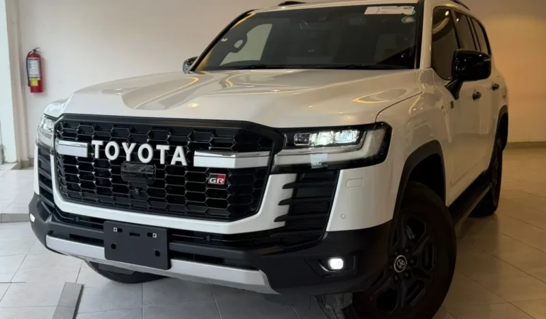 
								Toyota Land Cruiser LC300 GR 2021 Diesel full									
