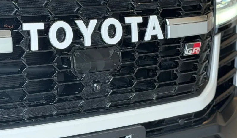 
								Toyota Land Cruiser LC300 GR 2021 Diesel full									