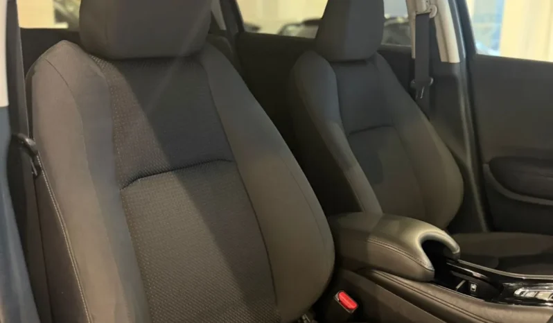 
								Honda Vezel Hybrid AWD 2019 full									