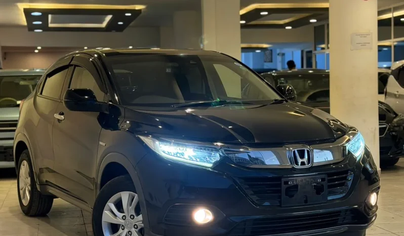 
								Honda Vezel Hybrid AWD 2019 full									