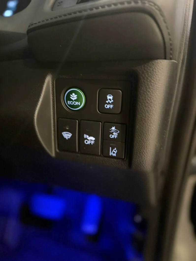 
								Honda Vezel Hybrid AWD 2019 full									