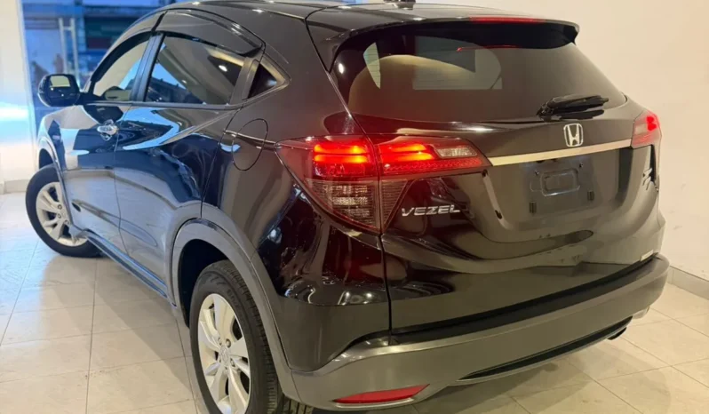 
								Honda Vezel Hybrid AWD 2019 full									
