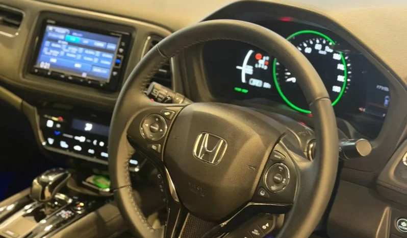 
								Honda Vezel Hybrid AWD 2019 full									