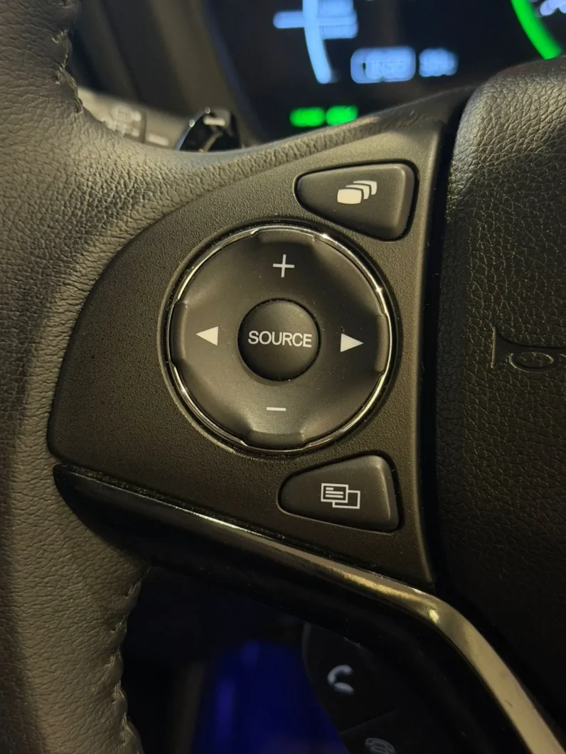 
								Honda Vezel Hybrid AWD 2019 full									