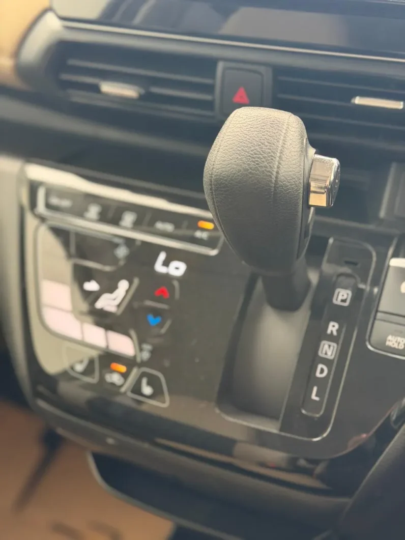 
								Mitsubishi ek X 2019 Hybrid Turbo MI-Pilot Two Tone full									