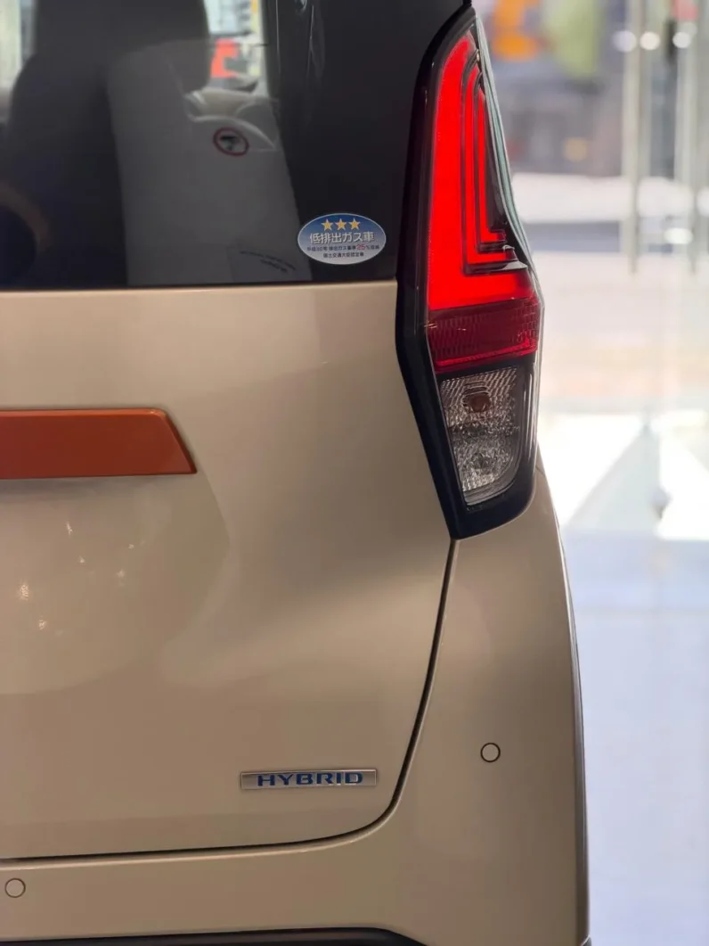 
								Mitsubishi ek X 2019 Hybrid Turbo MI-Pilot Two Tone full									