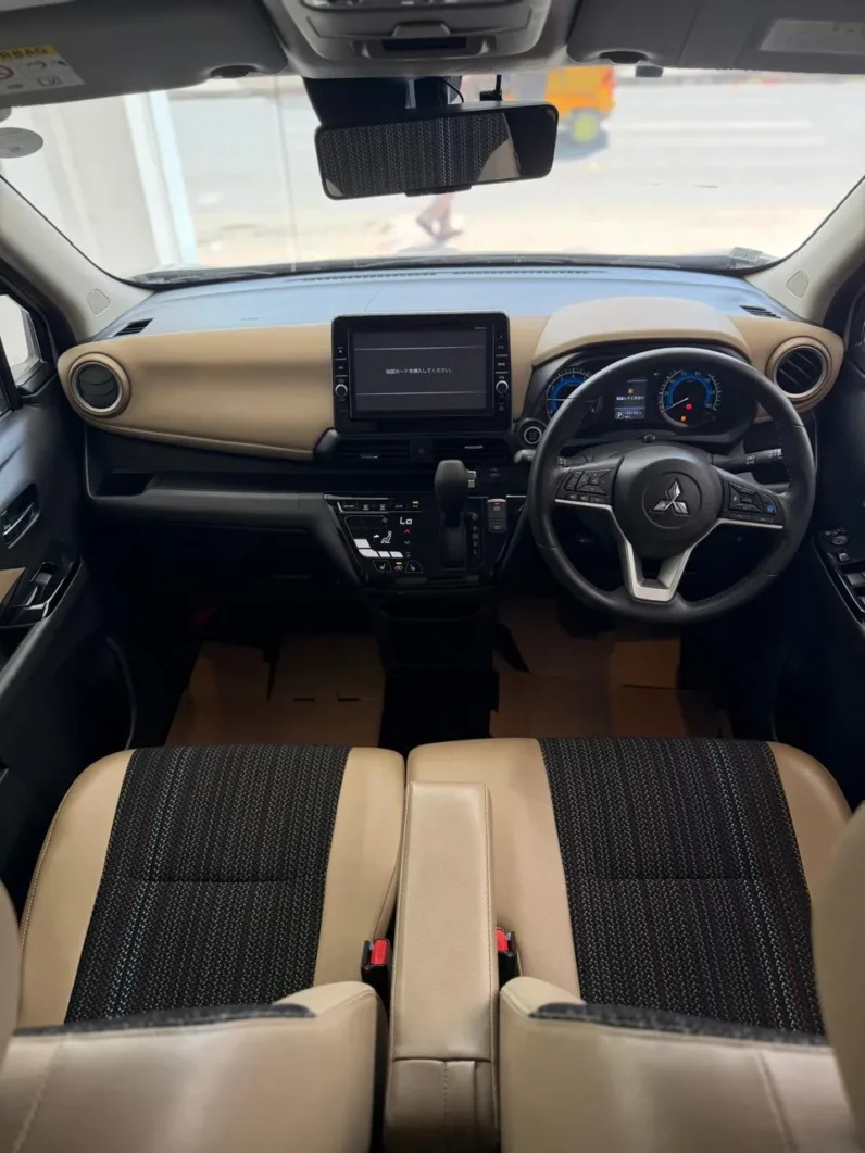 
								Mitsubishi ek X 2019 Hybrid Turbo MI-Pilot Two Tone full									