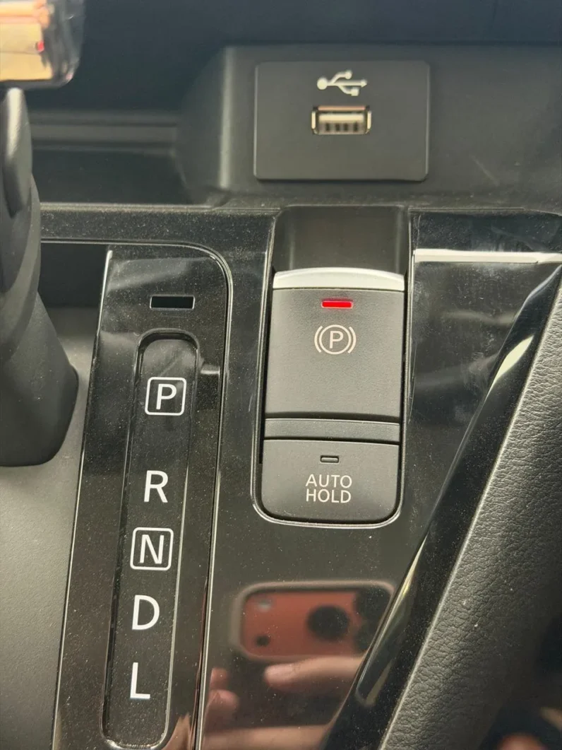 
								Mitsubishi ek X 2019 Hybrid Turbo MI-Pilot Two Tone full									