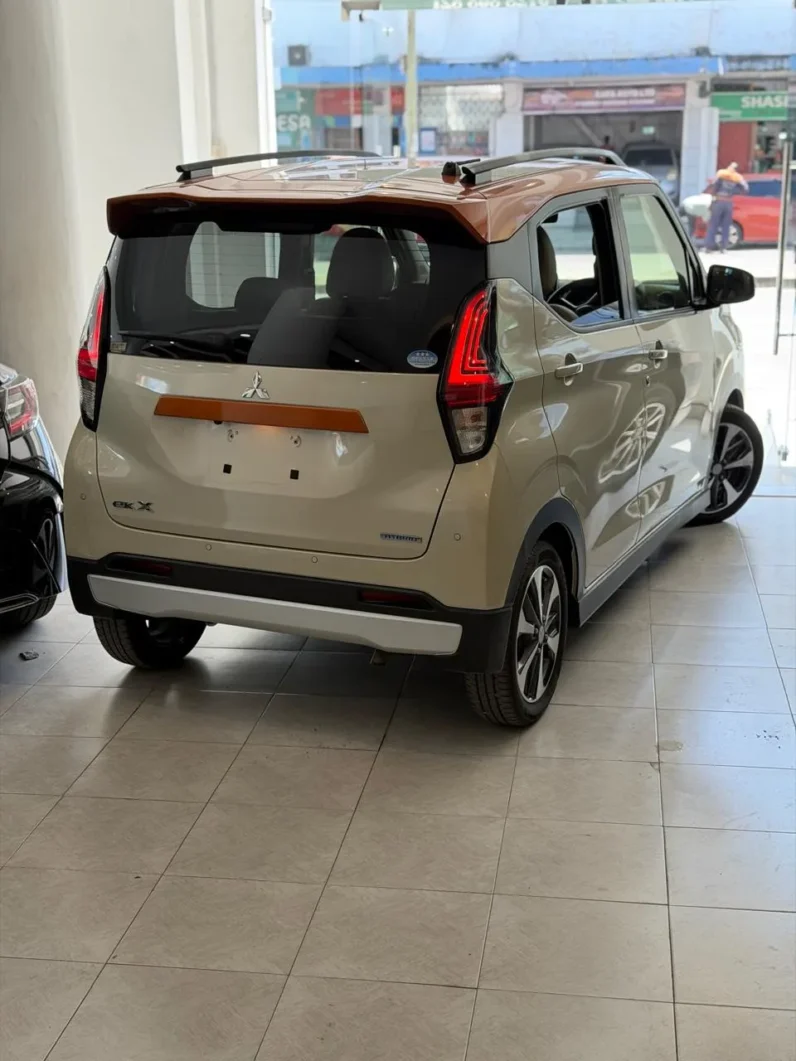 
								Mitsubishi ek X 2019 Hybrid Turbo MI-Pilot Two Tone full									