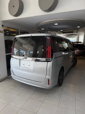 Toyota Noah Non Hybrid 2020 8 Seater
