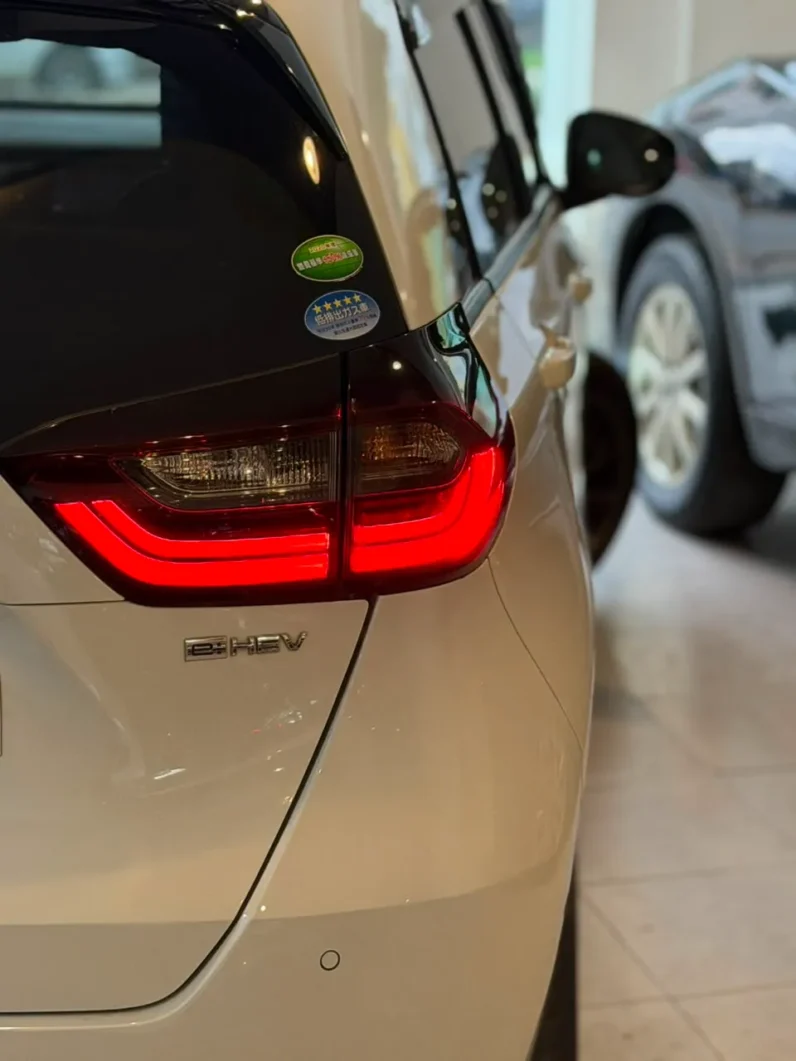 
								Honda Fit e-HEV 2020 full									