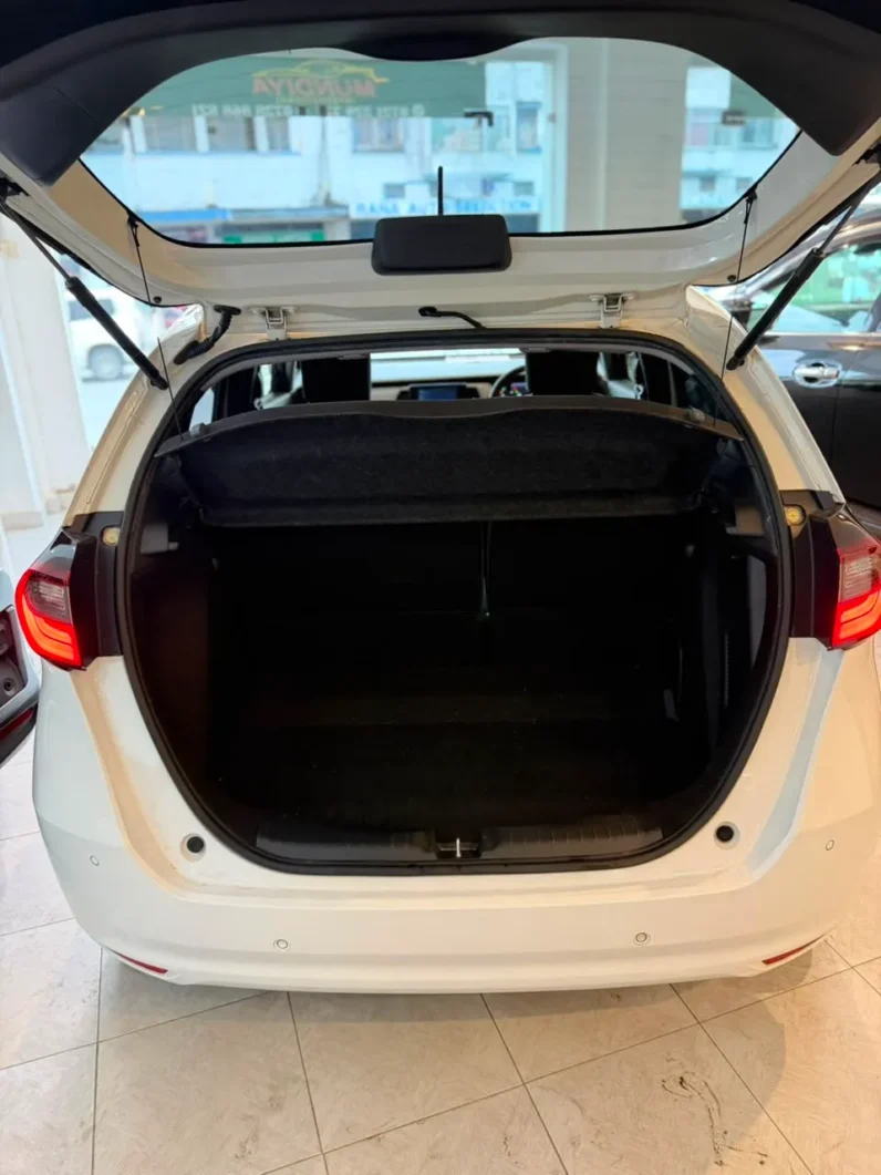 
								Honda Fit e-HEV 2020 full									