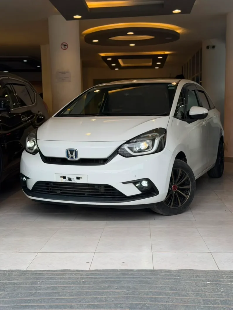 
								Honda Fit e-HEV 2020 full									