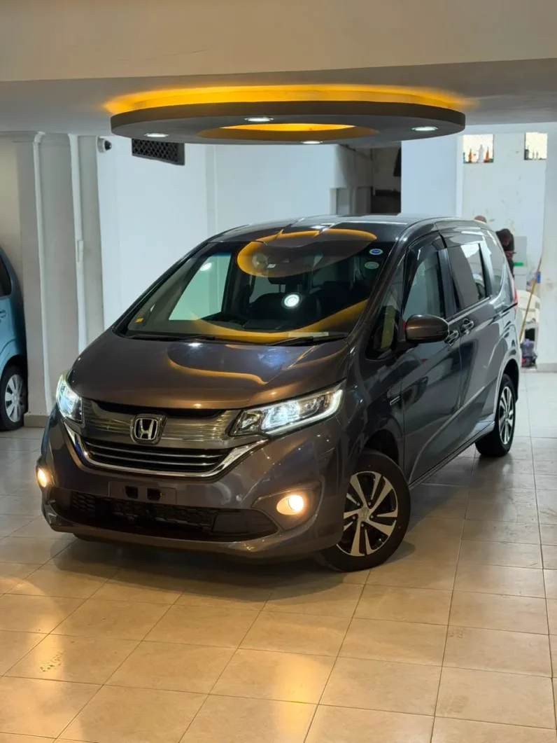 
								Honda Freed+ Hybrid 2019 full									