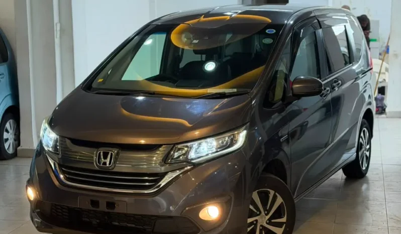 
								Honda Freed+ Hybrid 2019 full									