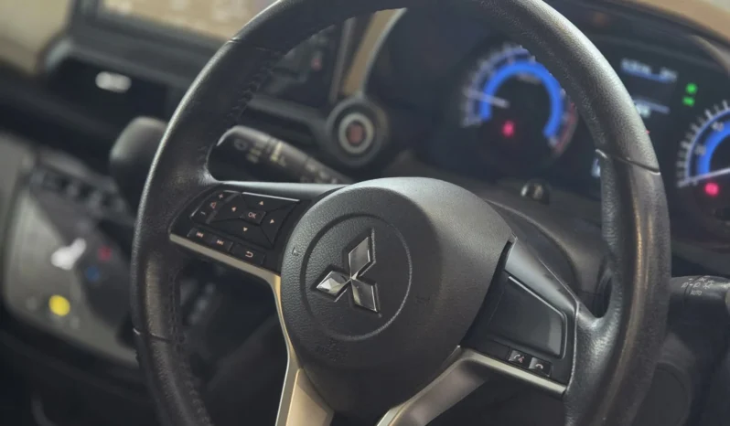 
								Mitsubishi eK X 2019 Hybrid G full									