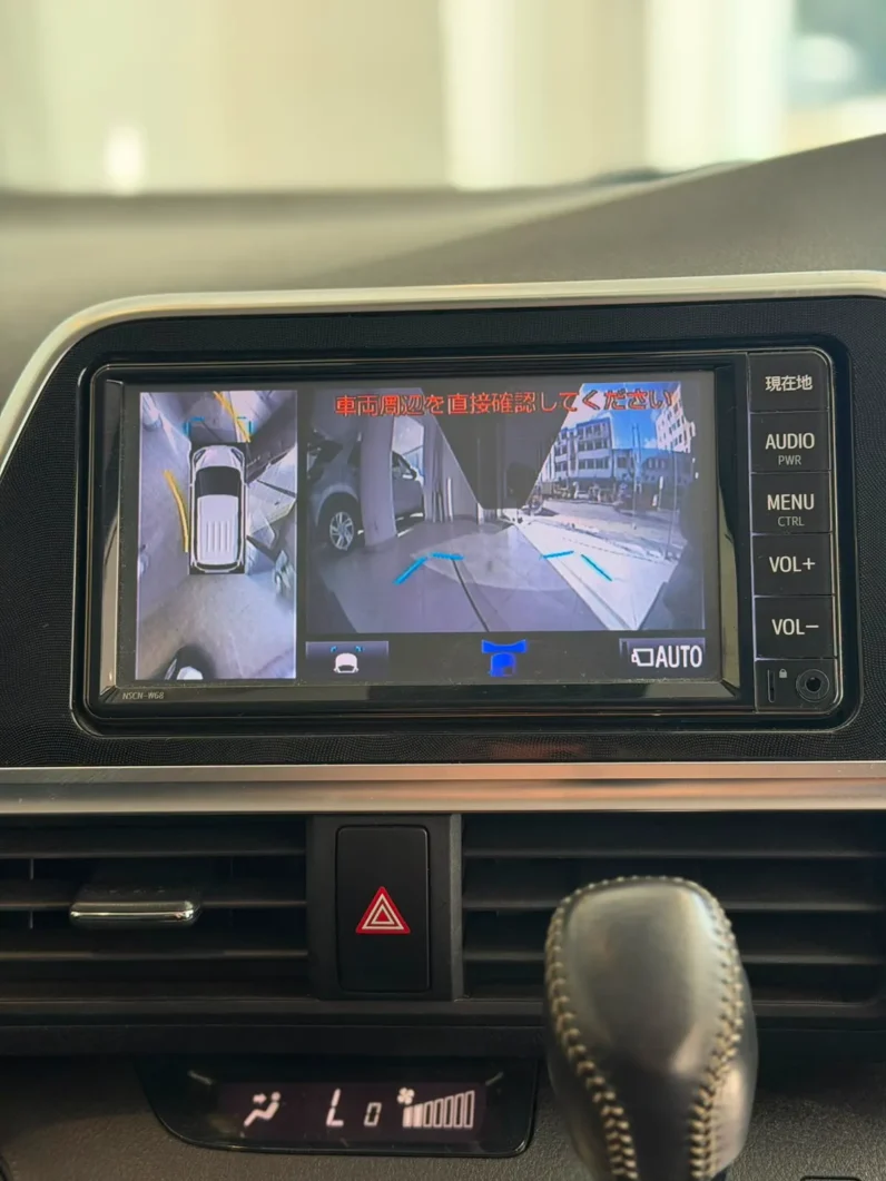 
								Toyota Sienta Hybrid 2019 G full									