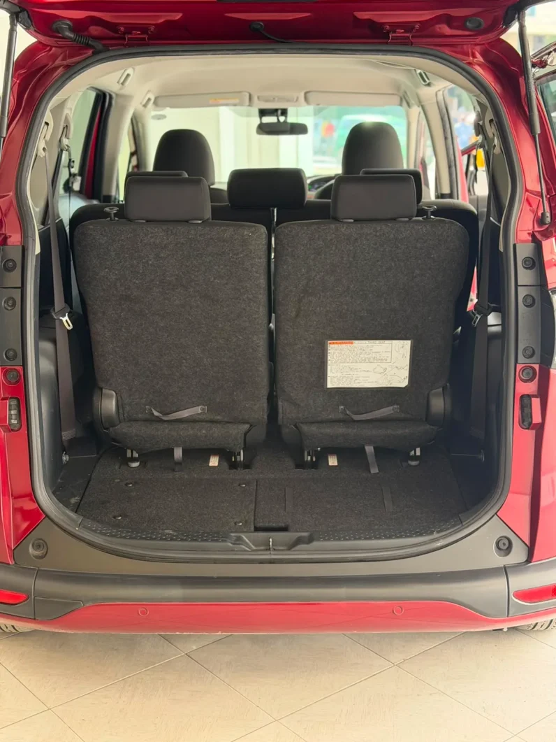 
								Toyota Sienta Hybrid 2019 G full									