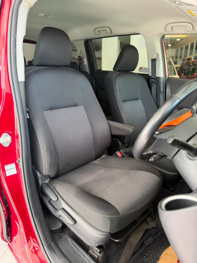 
								Toyota Sienta Hybrid 2019 G full									