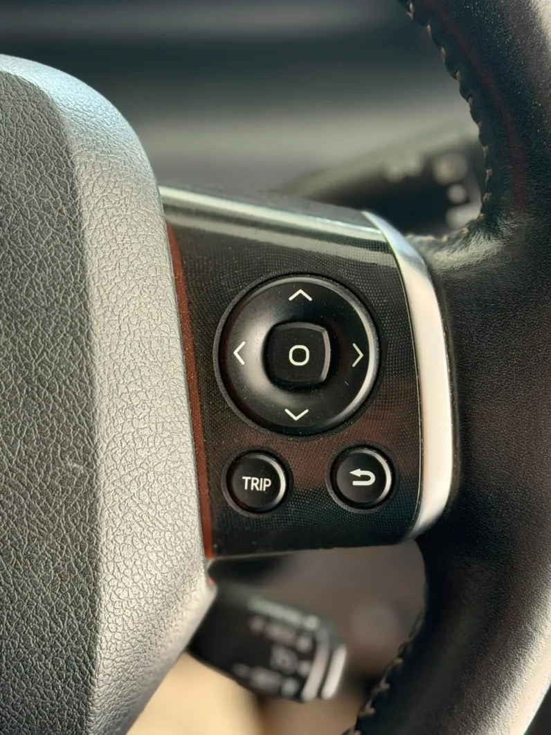 
								Toyota Sienta Hybrid 2019 G full									