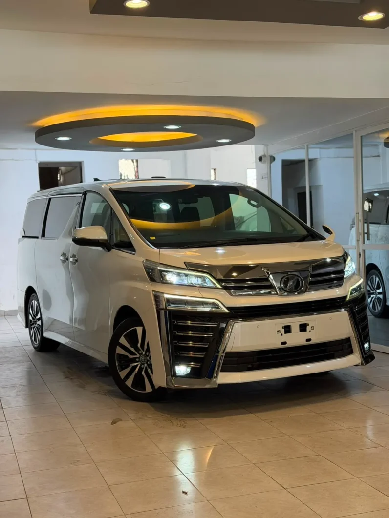 
								Toyota Vellfire 2019 Z G Edition Double Sunroof Power Captain Seats full									