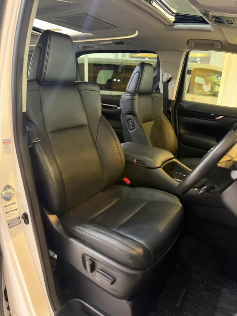 
								Toyota Vellfire 2019 Z G Edition Double Sunroof Power Captain Seats full									