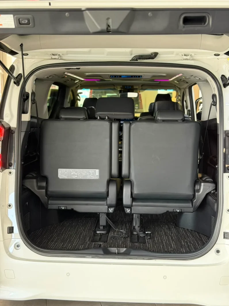 
								Toyota Vellfire 2019 Z G Edition Double Sunroof Power Captain Seats full									