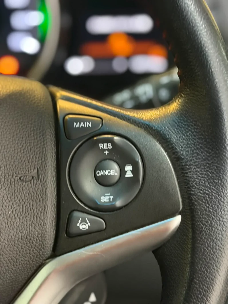 
								Honda Fit Hybrid 2019 L Honda Sensing full									