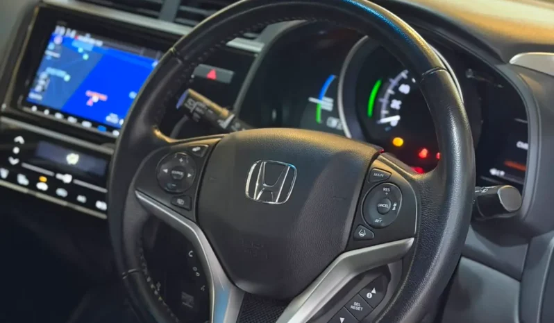 
								Honda Fit Hybrid 2019 L Honda Sensing full									