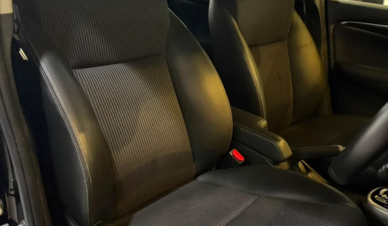 
								Honda Fit Hybrid 2019 L Honda Sensing full									