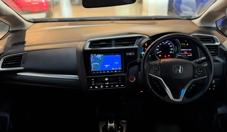
								Honda Fit Hybrid 2019 L Honda Sensing full									