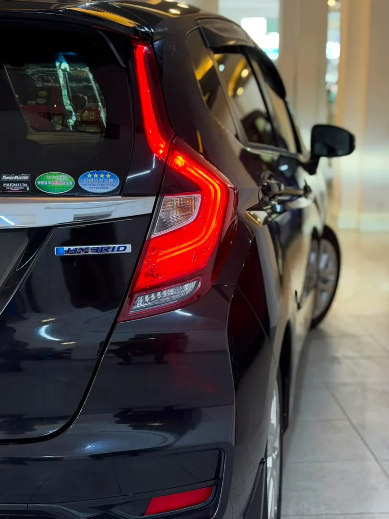 
								Honda Fit Hybrid 2019 L Honda Sensing full									