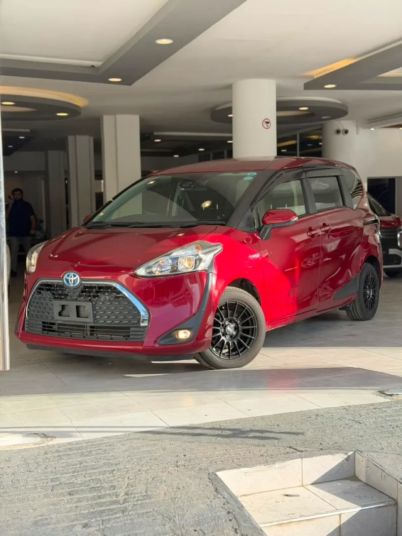 
								Toyota Sienta Hybrid 2019 G full									