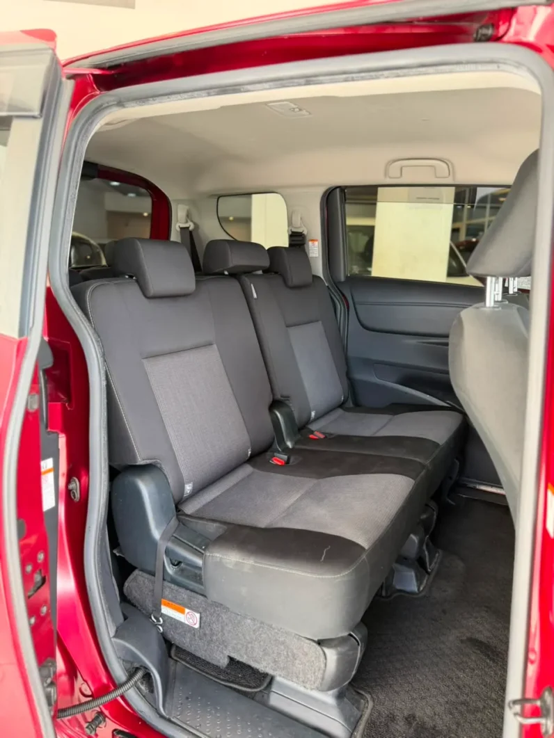 
								Toyota Sienta Hybrid 2019 G full									