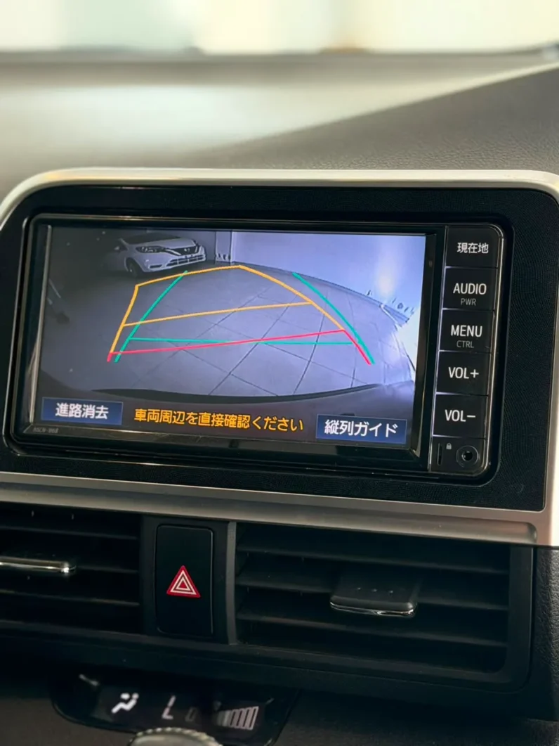 
								Toyota Sienta Hybrid 2019 G full									
