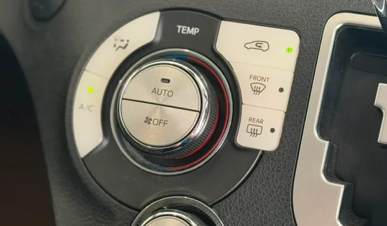 
								Toyota Sienta Hybrid 2019 G full									