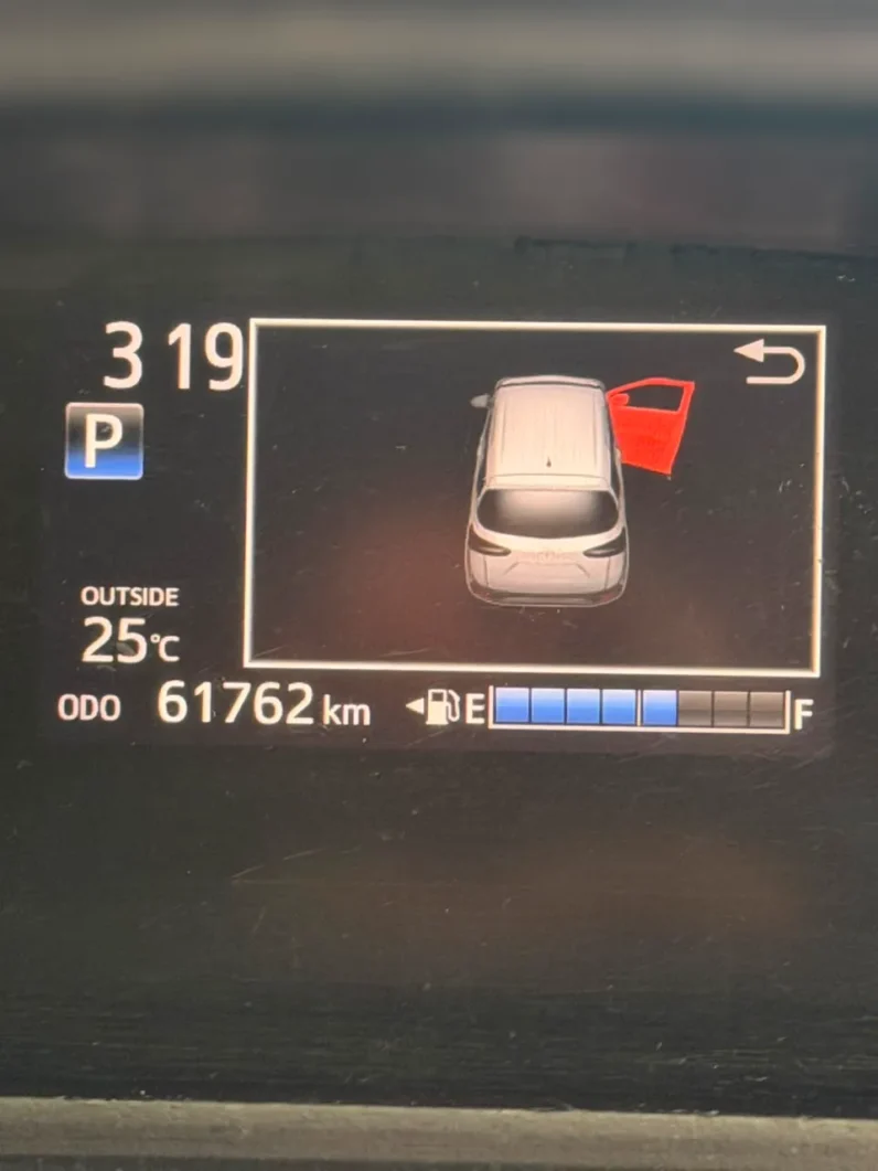 
								Toyota Sienta Hybrid 2019 G full									