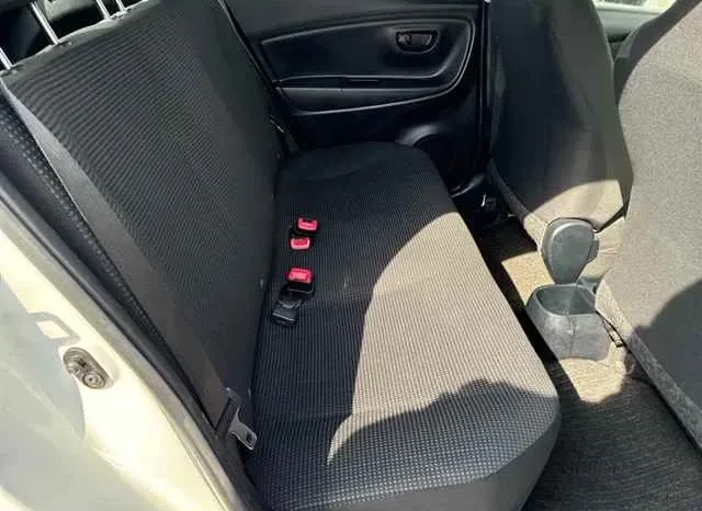 
								Toyota Vitz 2019 1000cc full									