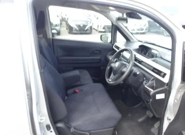 
								Suzuki Wagon R Hybrid 2019 FX full									