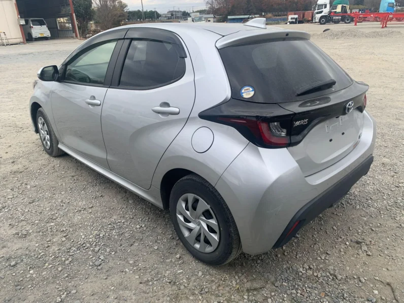 
								Toyota Yaris Hybrid 2020 full									