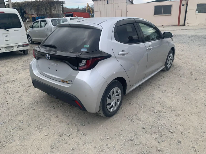 
								Toyota Yaris Hybrid 2020 full									