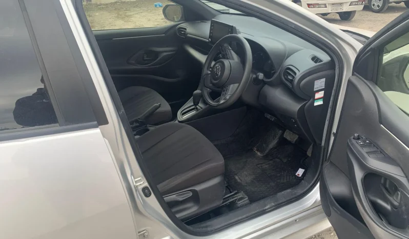
								Toyota Yaris Hybrid 2020 full									