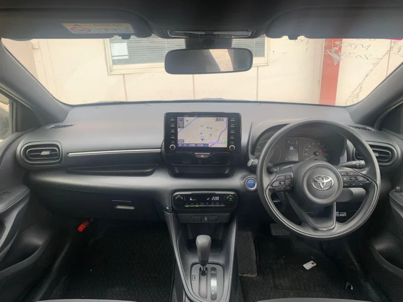 
								Toyota Yaris Hybrid 2020 full									
